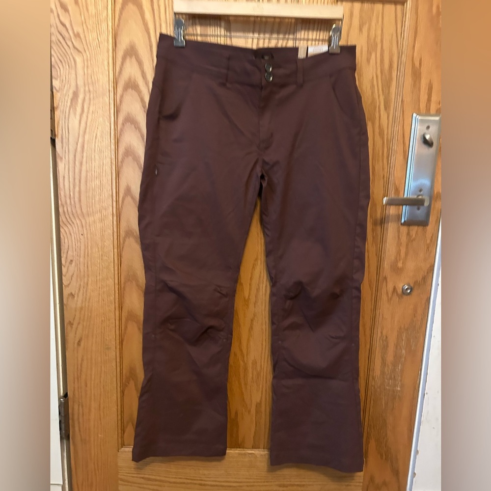 Prana Halle pant in Cocoa. BNWT. Size 12 short.